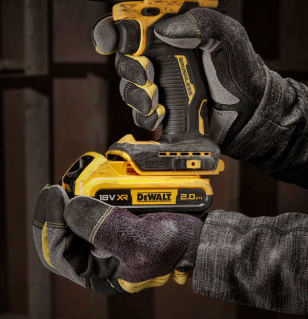 Дриль-шурупокрут 100 YEARS DeWALT (DCD100YD2T)
